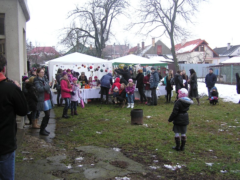 Výtvarný odbor- Vianočné trhy 2012