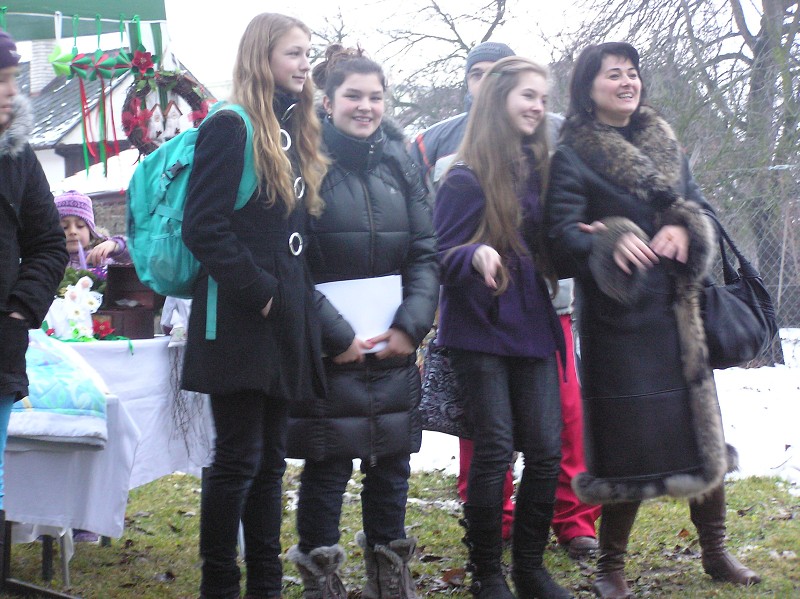 Výtvarný odbor- Vianočné trhy 2012