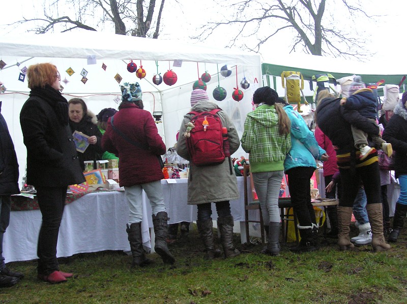 Výtvarný odbor- Vianočné trhy 2012