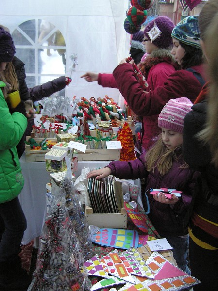 Výtvarný odbor- Vianočné trhy 2012