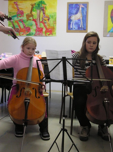 Výtvarný odbor- Vianočné trhy 2012