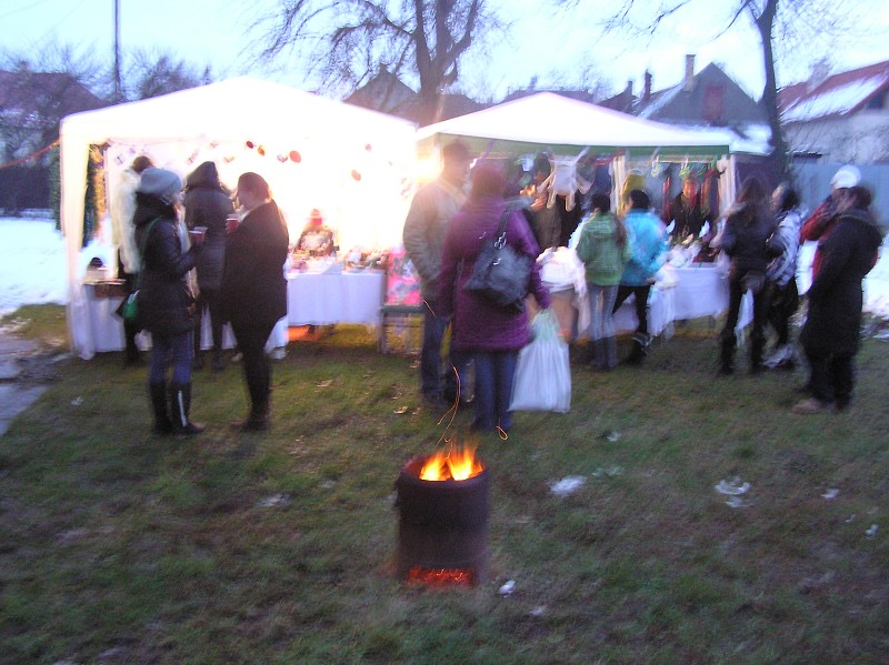 Výtvarný odbor- Vianočné trhy 2012