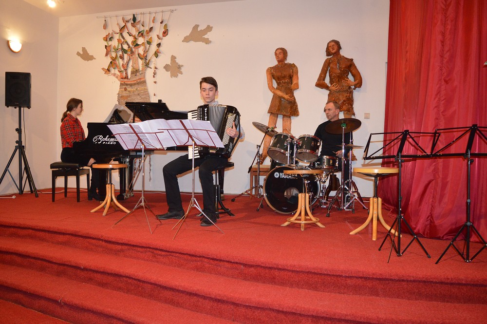img00070.jpg
