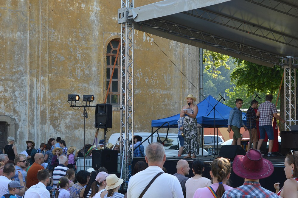 img00127.jpg