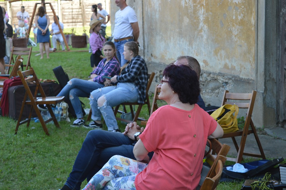 img00144.jpg
