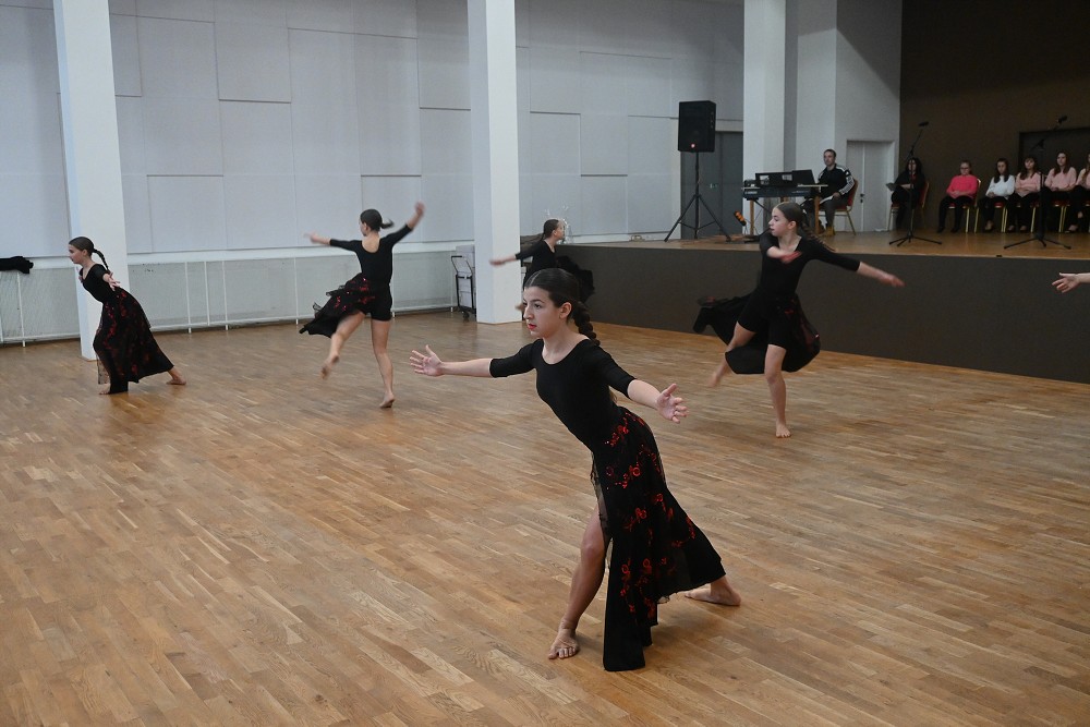 img00016.jpg