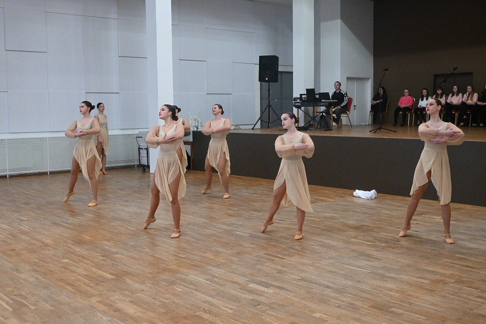 img00027.jpg