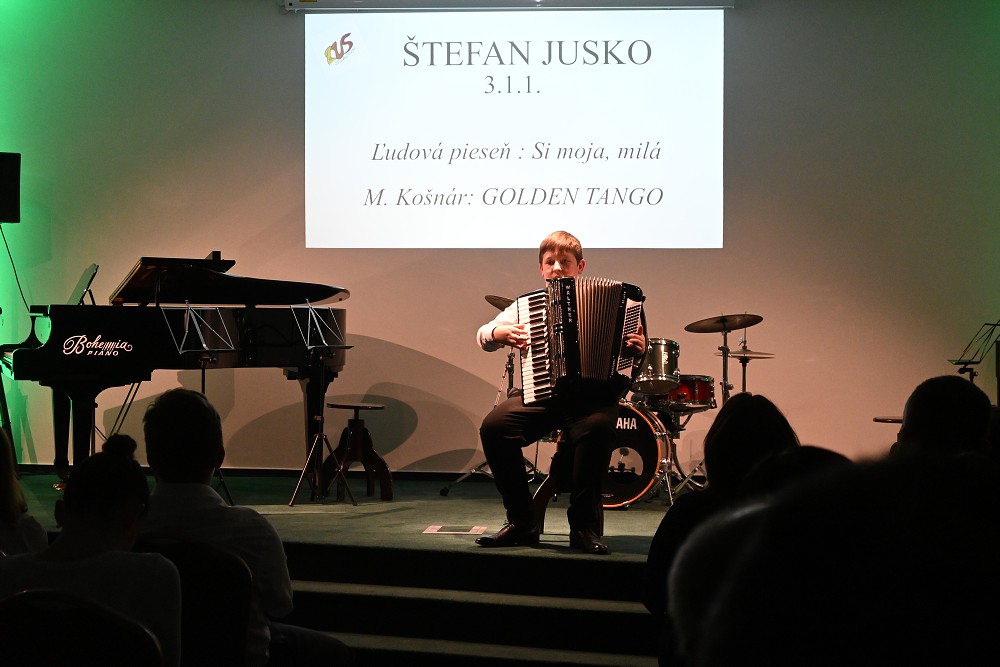 img00018.jpg