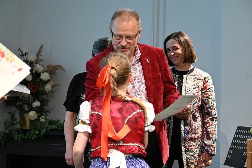 img00009.jpg