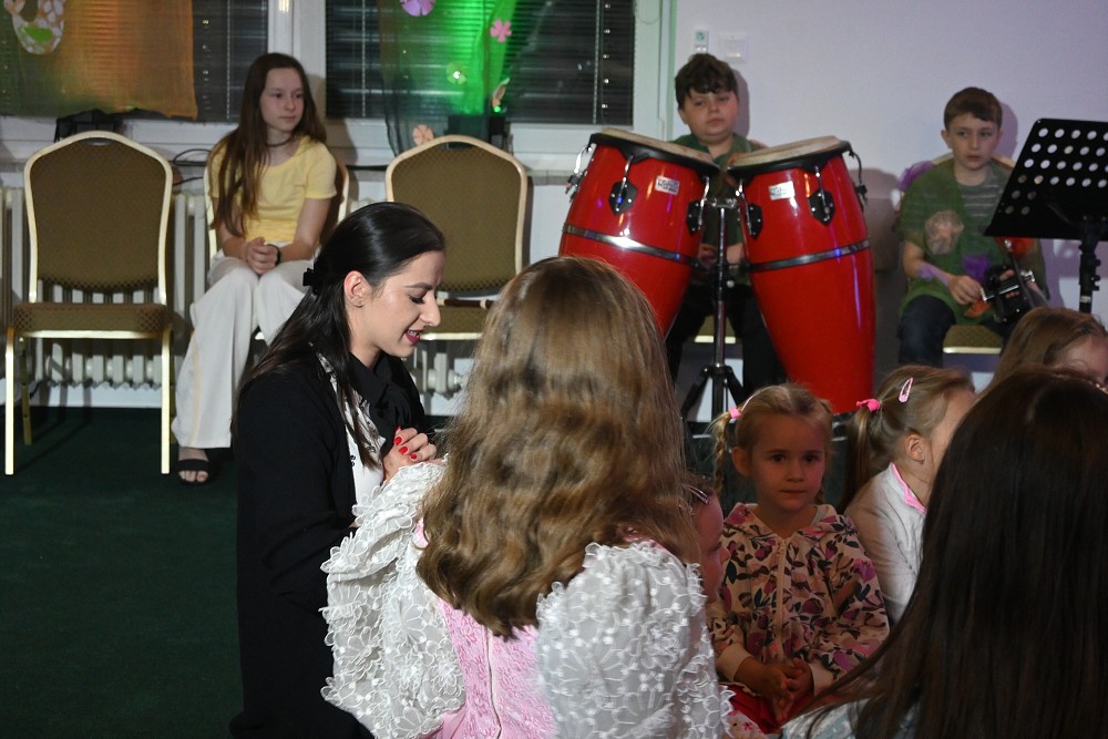 img00021.jpg