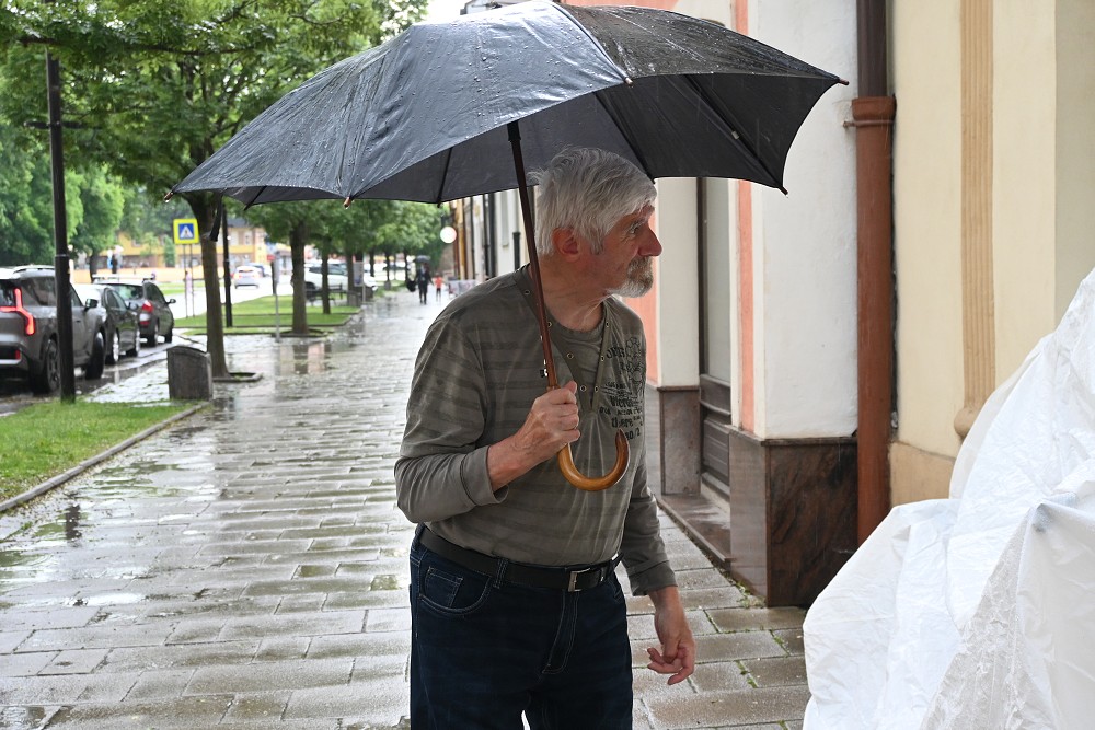 img00018.jpg