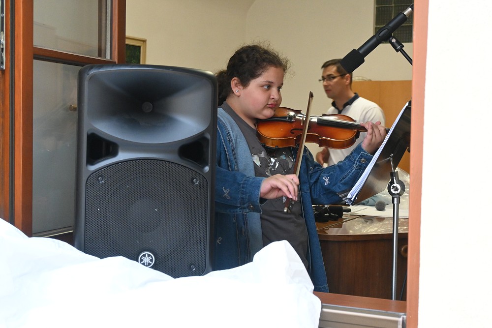 img00020.jpg