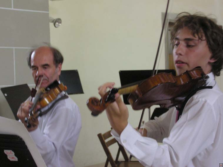img00028.jpg