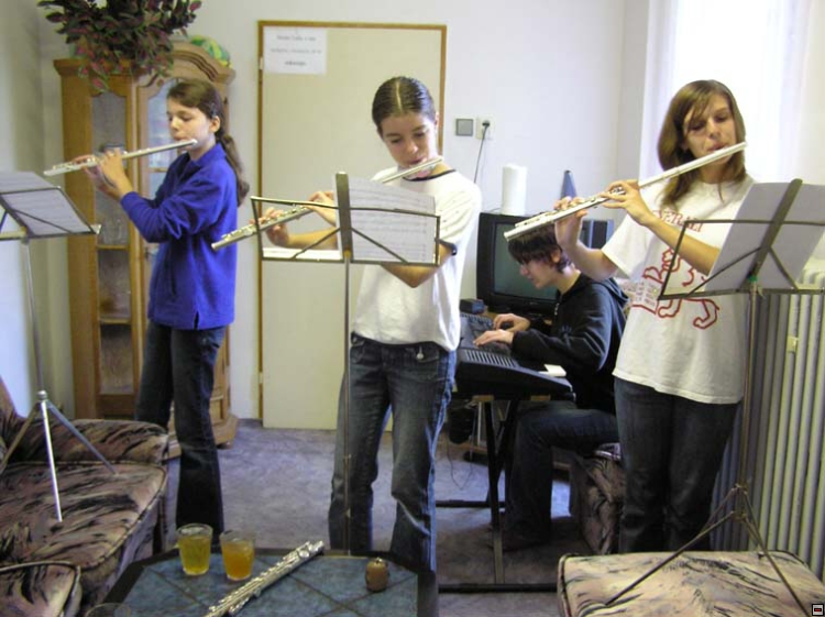 img00077.jpg