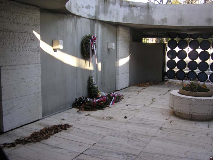 img00033.jpg