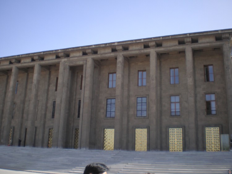 img00107.jpg
