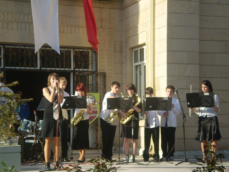 img00209.jpg