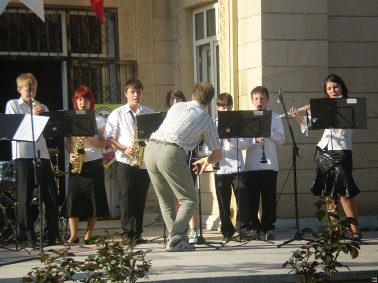 img00211.jpg
